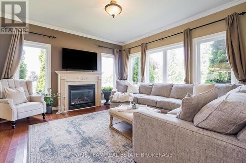 64 Red Oak Crescent, Oro-Medonte, ON - Indoor Photo Showing Living Room With Fireplace