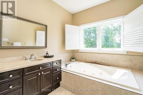 64 Red Oak Crescent, Oro-Medonte, ON - Indoor Photo Showing Bathroom