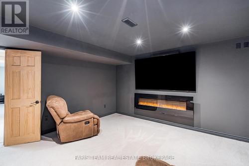 64 Red Oak Crescent, Oro-Medonte, ON - Indoor With Fireplace