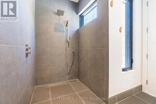 3870 Darling Island Road, Severn, ON - Indoor Photo Showing Bathroom