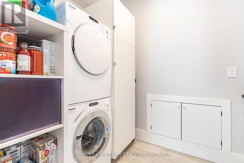 3870 Darling Island Road, Severn, ON - Indoor Photo Showing Laundry Room