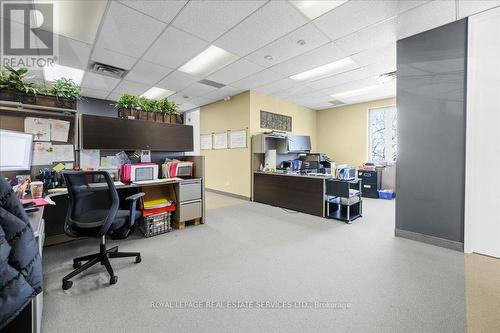 200 - 414 North Service Road E, Oakville, ON 