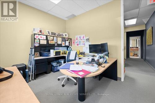 200 - 414 North Service Road E, Oakville, ON 