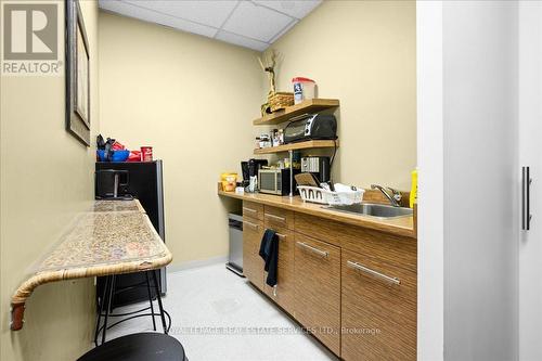 200 - 414 North Service Road E, Oakville, ON 