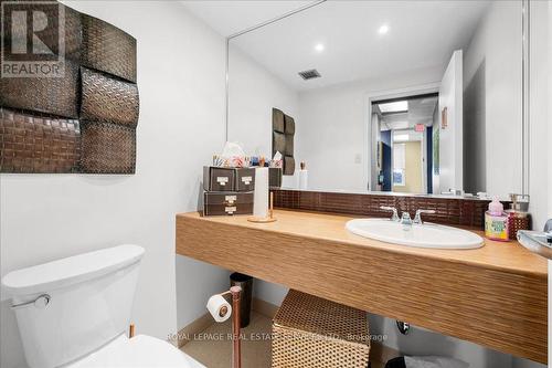 200 - 414 North Service Road E, Oakville, ON 