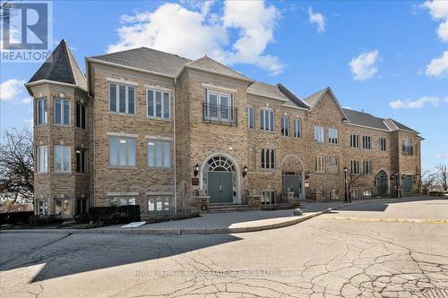 200 - 414 North Service Road E, Oakville, ON 