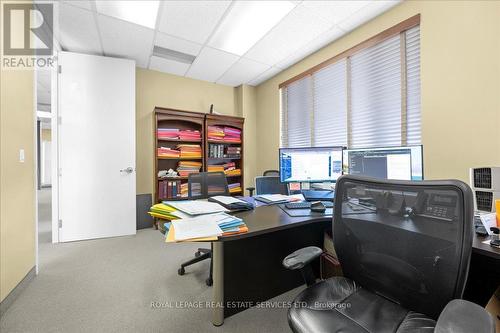 200 - 414 North Service Road E, Oakville, ON 