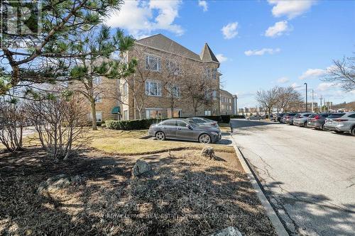 200 - 414 North Service Road E, Oakville, ON 