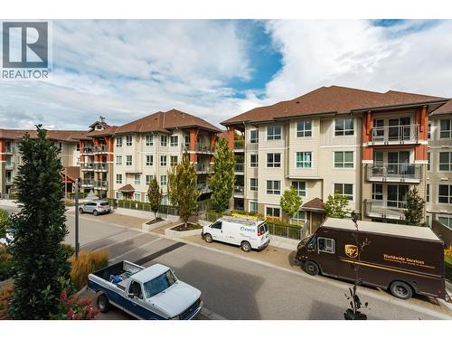 1099 Sunset Drive Unit# 123, Kelowna, BC - Outdoor With Facade