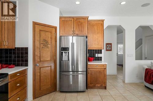 345 Prestwick Terrace Se, Calgary, AB - Indoor Photo Showing Kitchen