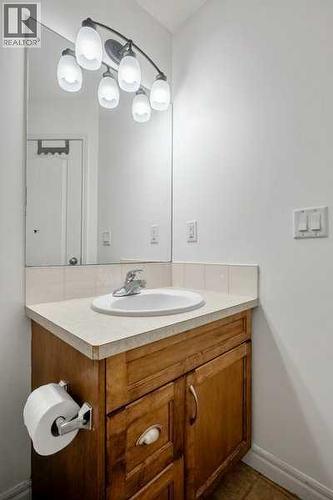 Main Bath - 345 Prestwick Terrace Se, Calgary, AB - Indoor Photo Showing Bathroom