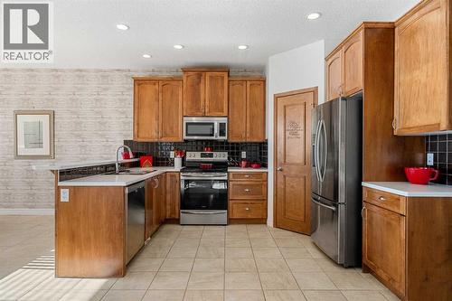 345 Prestwick Terrace Se, Calgary, AB - Indoor Photo Showing Kitchen