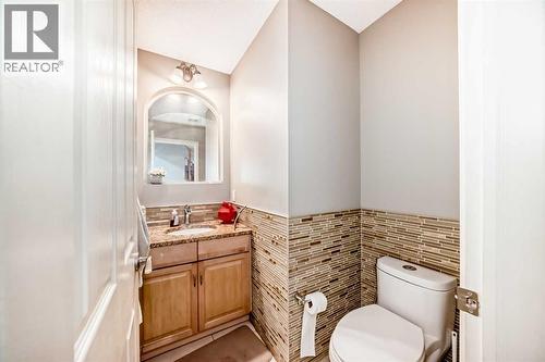 2468 Kingsland View Se, Airdrie, AB - Indoor Photo Showing Bathroom