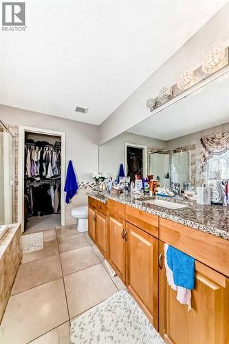 2468 Kingsland View Se, Airdrie, AB - Indoor Photo Showing Other Room