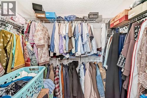 2468 Kingsland View Se, Airdrie, AB - Indoor With Storage