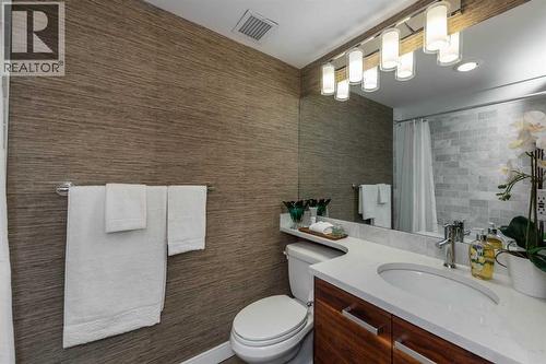 1109, 804 3 Avenue Sw, Calgary, AB - Indoor Photo Showing Bathroom