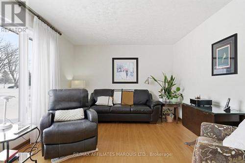 1340 Marc Street, Cornwall, ON - Indoor Photo Showing Living Room