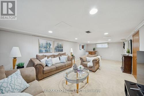172 Allanford Road, Toronto, ON - Indoor Photo Showing Living Room