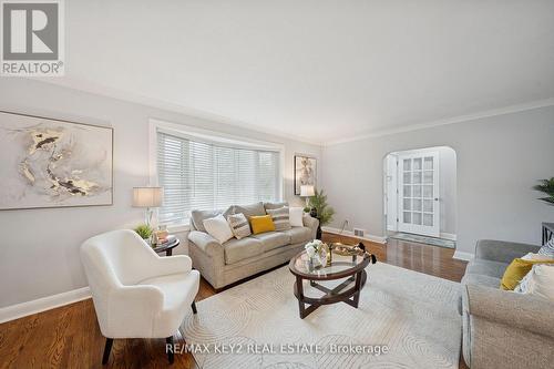 172 Allanford Road, Toronto, ON - Indoor Photo Showing Living Room