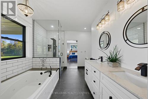 11601 Concession 3 Road, Uxbridge, ON - Indoor Photo Showing Bathroom