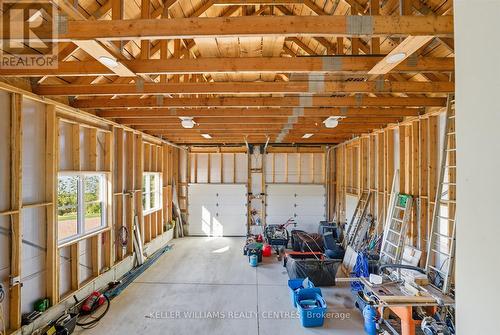 11601 Concession 3 Road, Uxbridge, ON - Indoor Photo Showing Garage