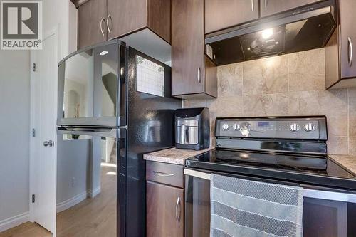 97 Piper Close, Blackfalds, AB - Indoor Photo Showing Kitchen
