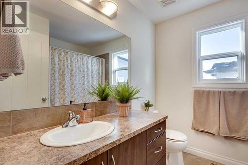 97 Piper Close, Blackfalds, AB - Indoor Photo Showing Bathroom