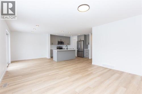 12 Trinity Street, Lacombe, AB - Indoor Photo Showing Kitchen