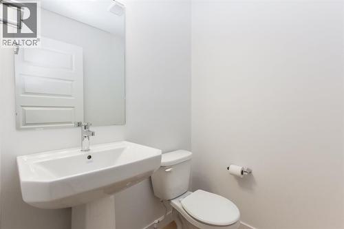 12 Trinity Street, Lacombe, AB - Indoor Photo Showing Bathroom