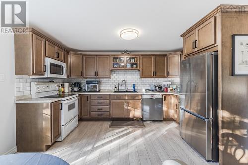 21 Heritage Place, Truro, NS - Indoor Photo Showing Kitchen