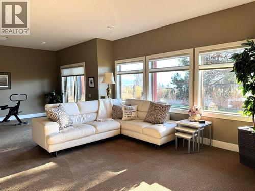 2167 Talavera Place, Westbank, BC - Indoor Photo Showing Living Room