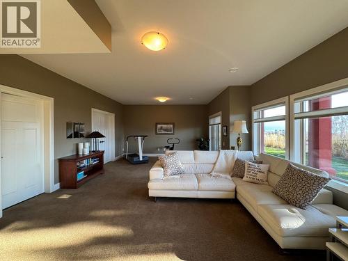 2167 Talavera Place, Westbank, BC - Indoor Photo Showing Living Room