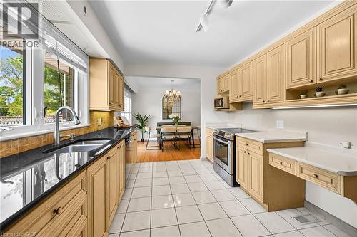 128 Oneida Boulevard, Ancaster, ON - Indoor Photo Showing Kitchen With Double Sink