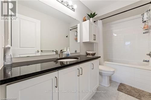 24 Macbean Crescent, Hamilton, ON - Indoor Photo Showing Bathroom