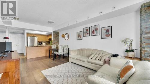 2072 - 3041 Finch Avenue W, Toronto, ON - Indoor Photo Showing Living Room