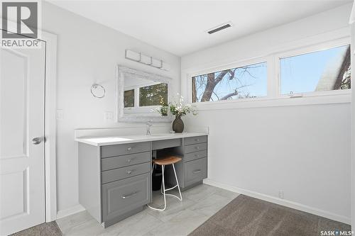 315 Isabella Street E, Saskatoon, SK - Indoor