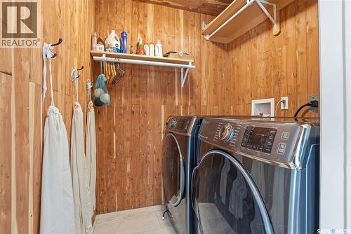 315 Isabella Street E, Saskatoon, SK - Indoor Photo Showing Laundry Room