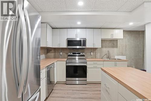 315 Isabella Street E, Saskatoon, SK - Indoor Photo Showing Kitchen