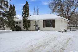 1910 EWART AVENUE  Saskatoon, SK S7J 1X7