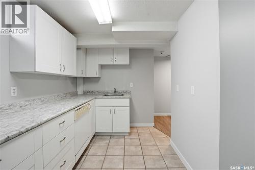 1910 Ewart Avenue, Saskatoon, SK - Indoor Photo Showing Kitchen