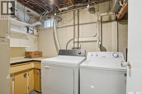 1910 Ewart Avenue, Saskatoon, SK - Indoor Photo Showing Laundry Room
