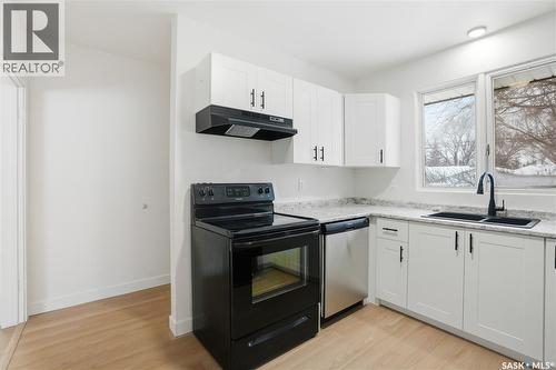 1910 Ewart Avenue, Saskatoon, SK - Indoor Photo Showing Kitchen With Double Sink