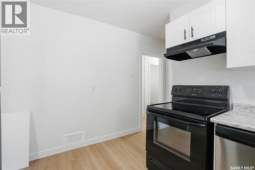 1910 Ewart Avenue, Saskatoon, SK - Indoor Photo Showing Kitchen