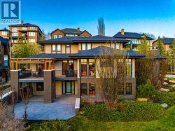 16 Spring Valley Way SW  Calgary, AB T3H 5M1