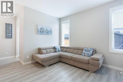 46 Evanston Hill Nw, Calgary, AB - Indoor Photo Showing Living Room
