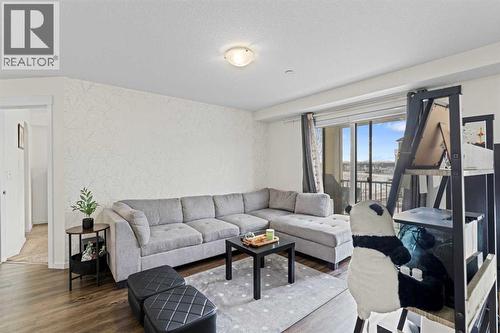 2313, 99 Copperstone Park Se, Calgary, AB - Indoor Photo Showing Living Room