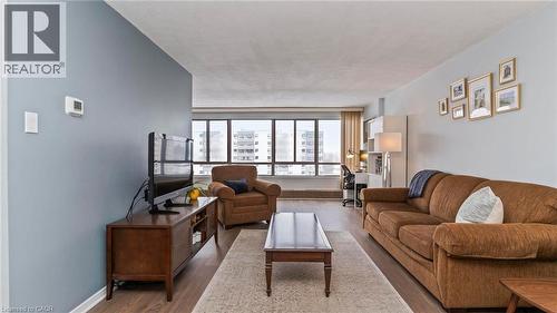 570 PROUDFOOT Lane Unit# 902  London, ON N6H 4Z1