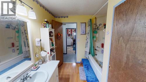 219 181043 Hwy 550 Drive, Rural Newell, County Of, AB - Indoor Photo Showing Bathroom