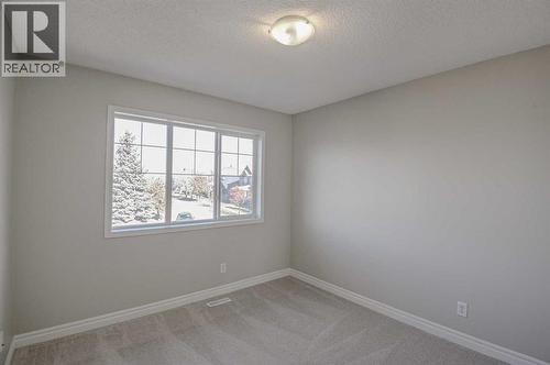 40 Prestwick Manor Se, Calgary, AB - Indoor Photo Showing Other Room