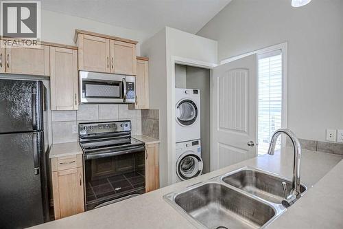 40 Prestwick Manor Se, Calgary, AB - Indoor Photo Showing Other Room